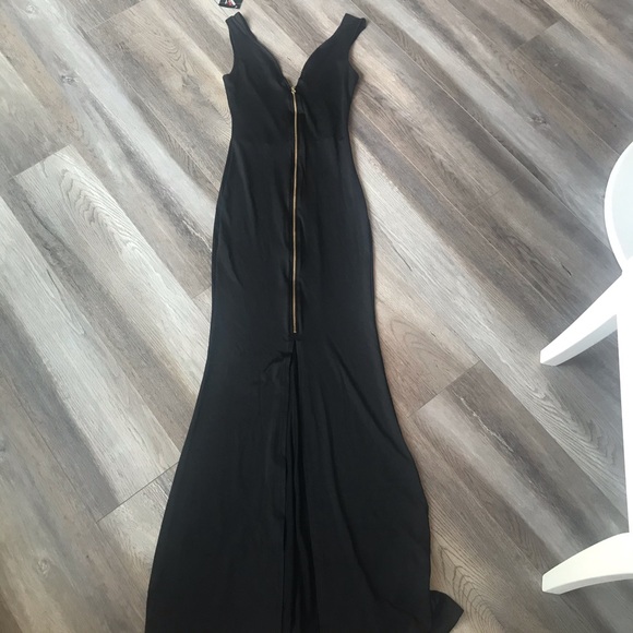 BNWT Black V-Plunge Gown. - Picture 2 of 3
